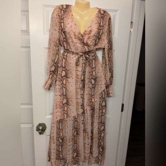True Wrap Maxi Dress by Bar III Python Snake Skin Print Sz XL - Picture 7 of 7